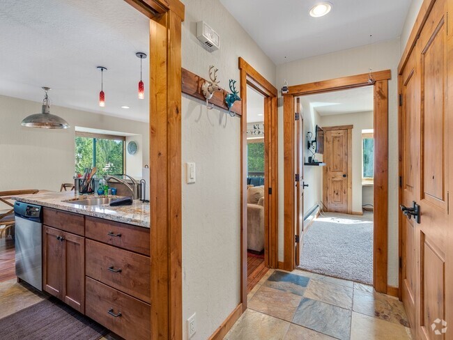 Building Photo - 420 Shirley Canyon Rd Unit 420 Shirley Canyon Rd #34 Rental