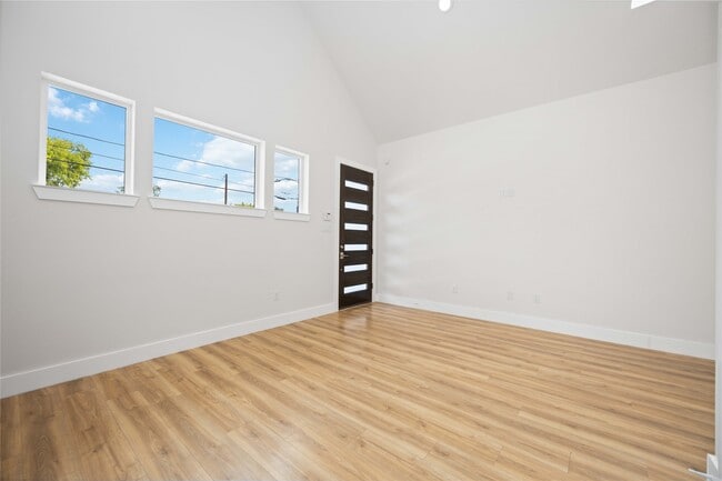 Photo - 7614 Avenue L
