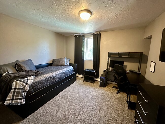 Photo - 950 Northern Way Unit 30