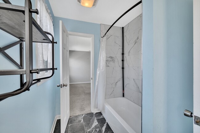 Photo - 220 Wilkes Dr