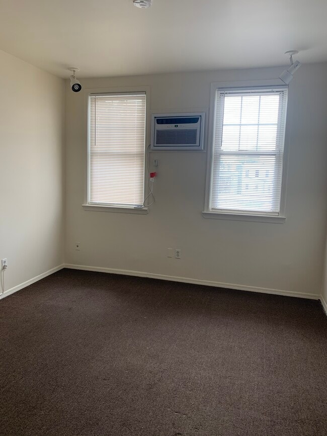 Photo - 170 Academy St