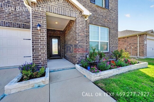 Photo - 504 Banbury Ct