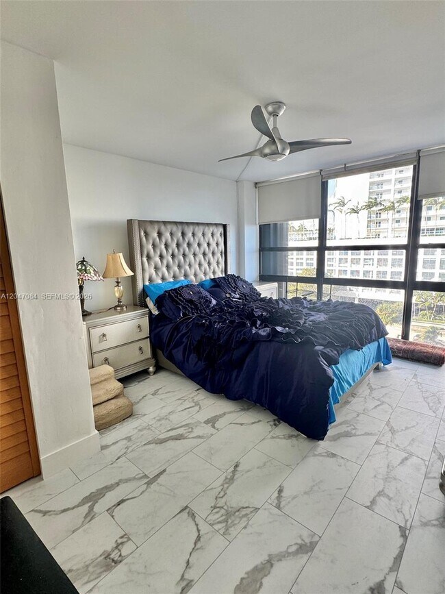 Photo - 600 NE 36th St Unit 609