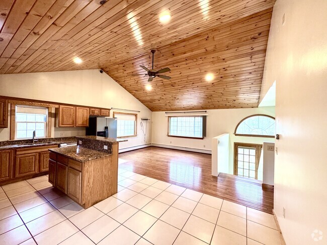 Building Photo - 5 S Shore Rd Rental