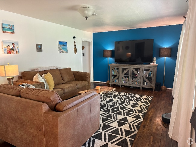 Building Photo - 5437 Santa Barbara Ave Rental
