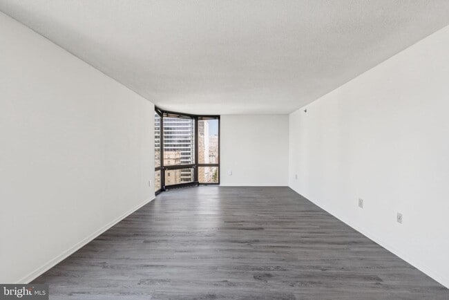 Photo - 2020 Walnut St Unit 21B