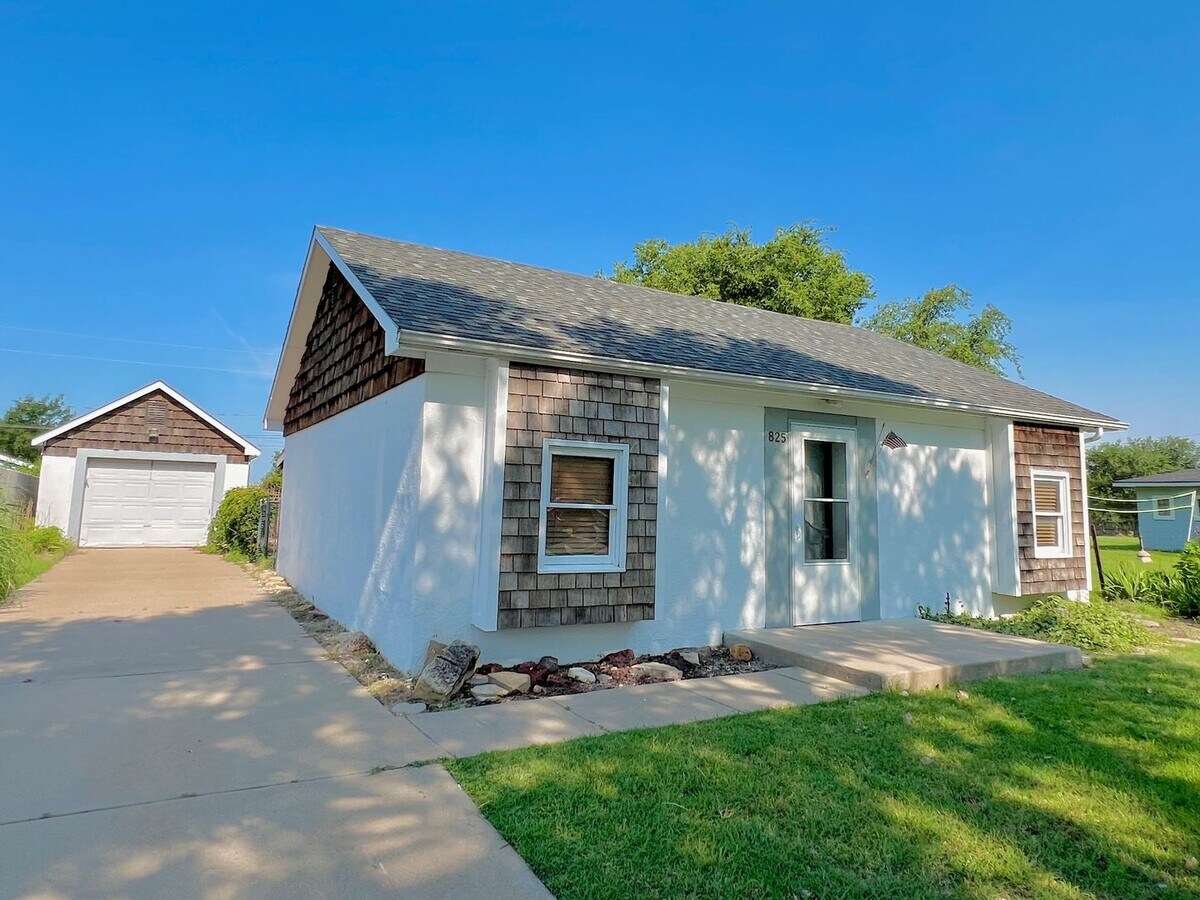 Charming Cape Cod-inspired 2-bedroom, 1-ba... - Charming Cape Cod-inspired 2-bedroom, 1-ba... Casa