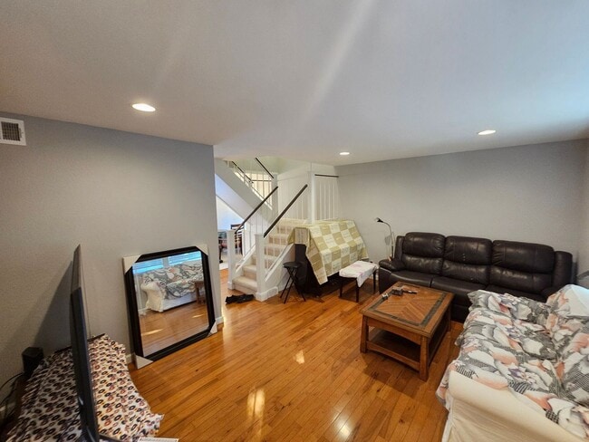 1394 N Loop Dr
