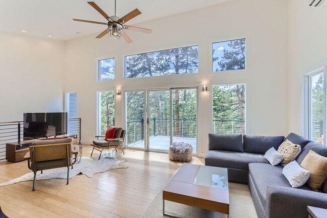 Photo - GORGEOUS 4BD/ 3BA MOUNTAIN HOME in Boulder, CO- Available 7/10/26!