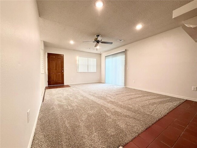 Photo - 2613 W Oak St