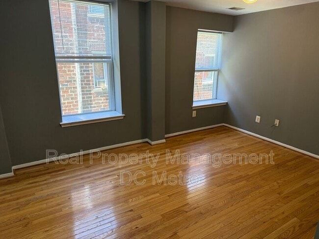 Photo - 1441 Spring Rd NW