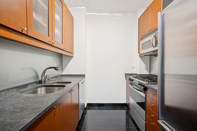 Photo - 230 W 56th St