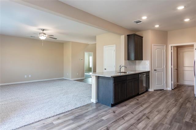 Photo - 216 Lake Rdg