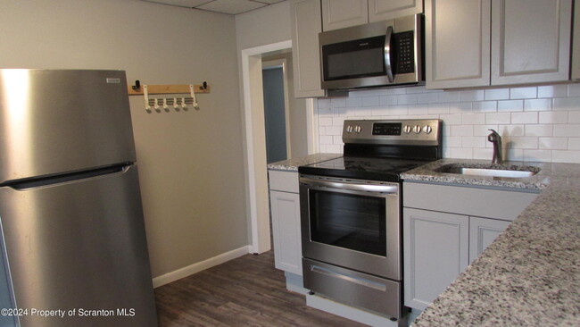 Building Photo - 502 George St Rental
