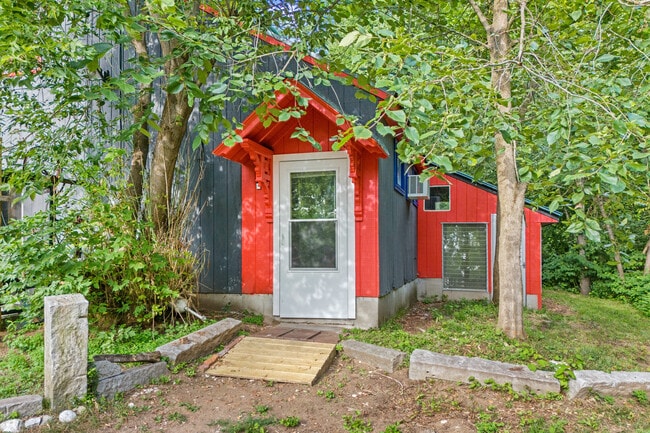 Building Photo - 115 Garvins Falls Rd Rental