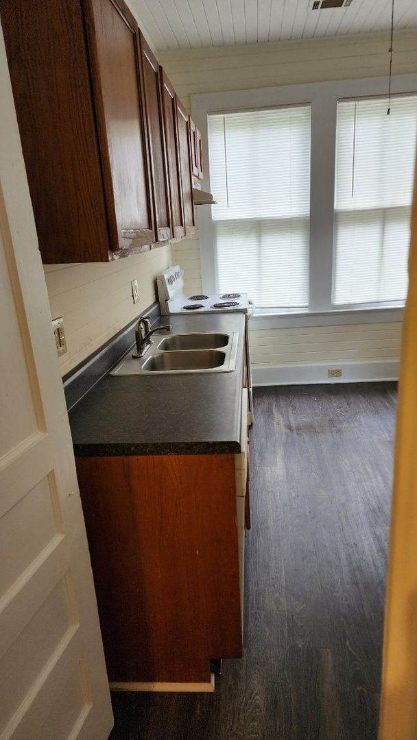 Photo - 1 Bedroom Apartment near Lake Olmstead