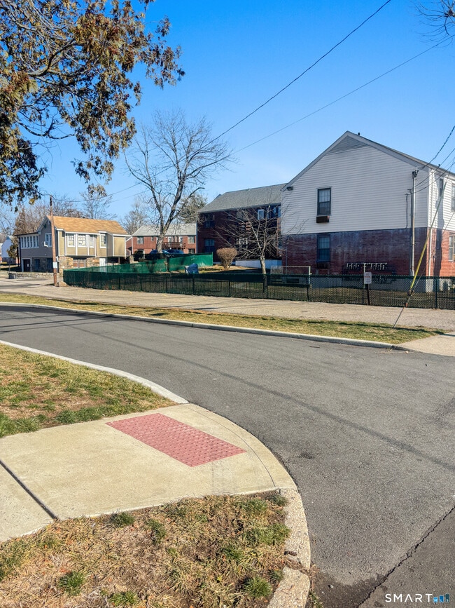 Photo - 163 Louisiana Ave Unit 163