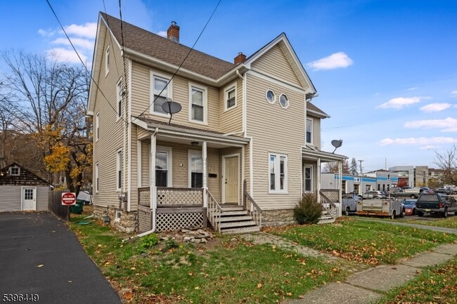 Photo - 8 Woodside Ave