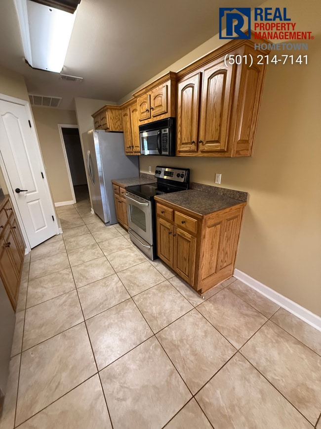 Photo - 1609 White Oak Cir