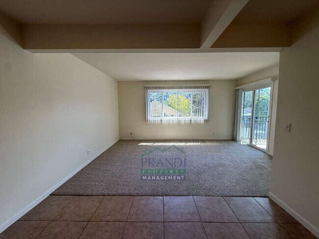 1208 Sir Francis Drake Blvd Unit 14