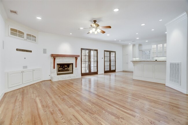 Photo - 6341 Mercer St