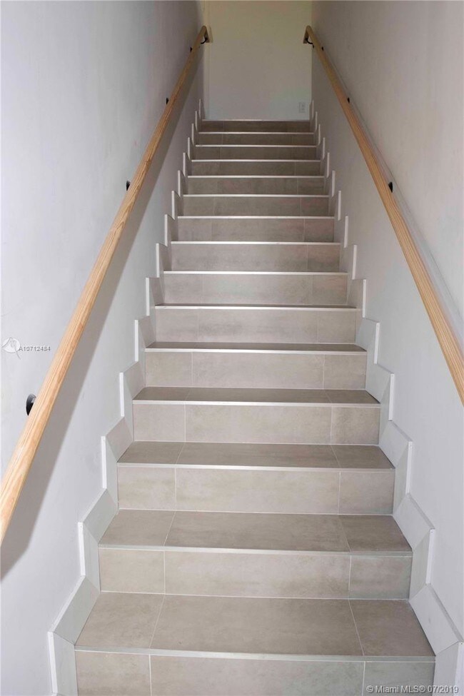 Photo - 1010 N 18th Ct Unit C