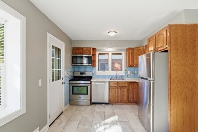 Photo - 4311 Kennison Ave