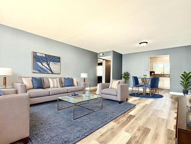 Photo - Avalon 2Bedrooms/1Bath Condo with front-row pool view!