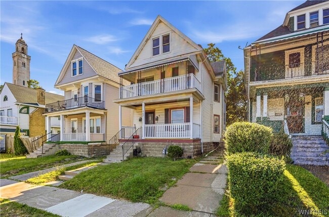 Photo - 563 Humboldt Pkwy