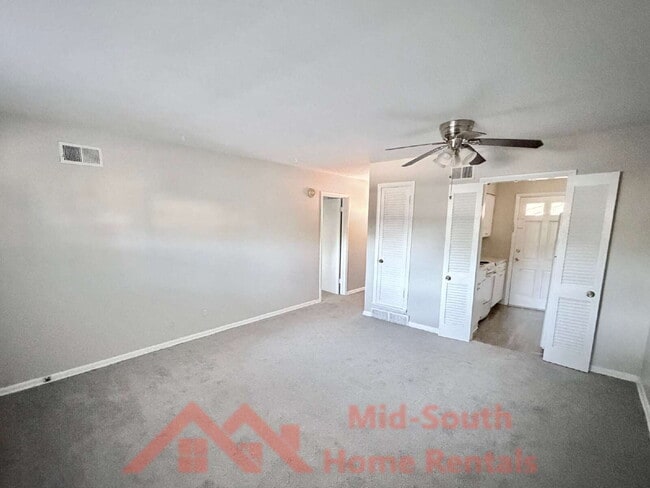 Photo - 25 N Idlewild St Unit 10