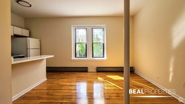 Building Photo - 635 W Barry Ave Unit 2 bed Rental
