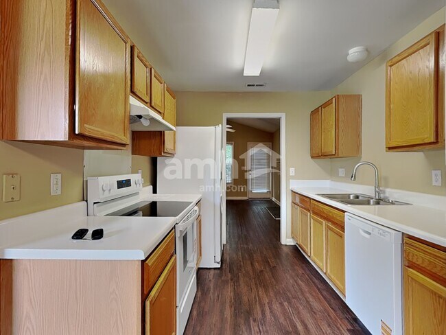 Photo - 4004 Pearl Rd