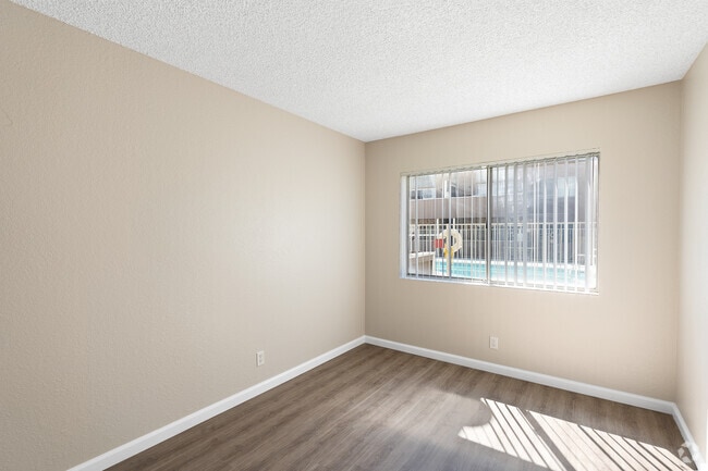 Interior Photos - Wilson Garden