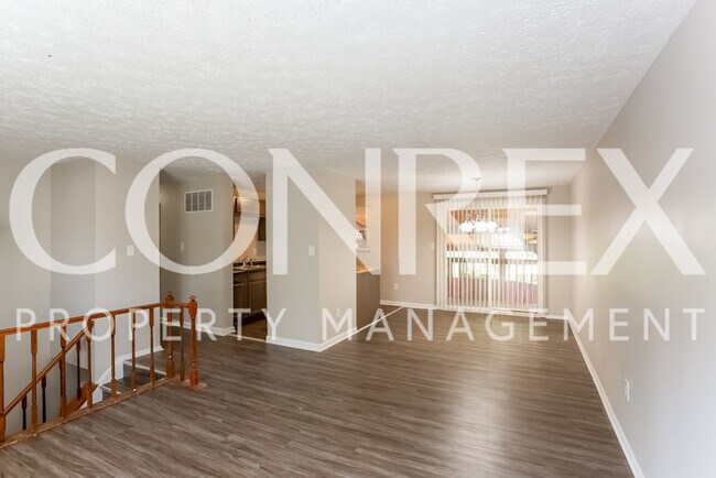 Photo - Lovely Tri-Level Home