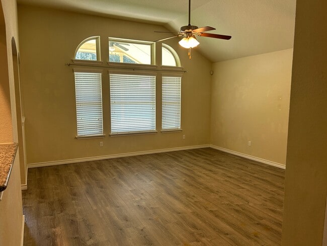 Photo - 2006 Deer Field Way