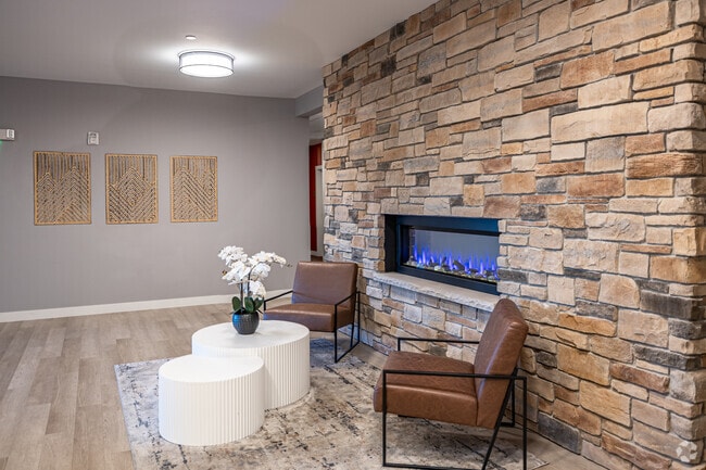 Lobby - Colorado Commons - 143 N Wildwood St