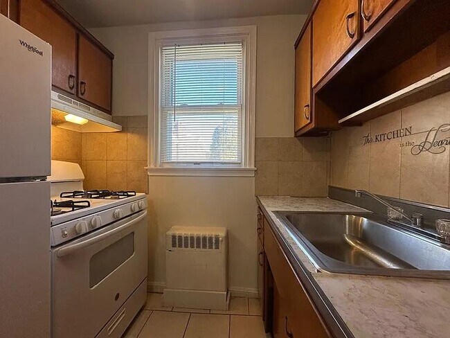 Photo - 6536 Crescentville Rd