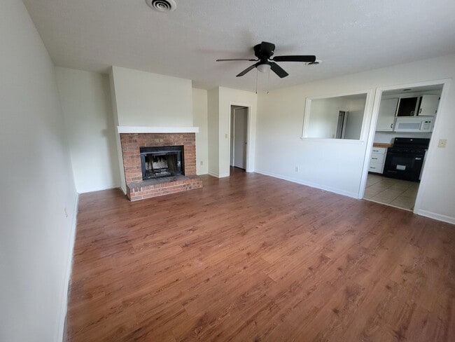 Photo - 2 bed 1 bath in Bogart!