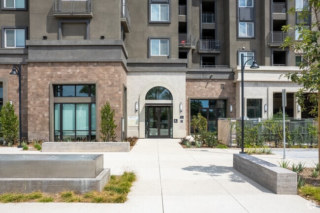 Complejo de apartamentos - Entrada - Wagon Wheel Town Square