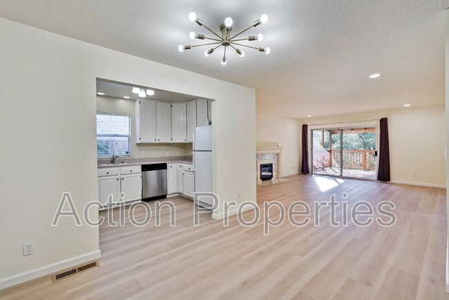 Photo - 3322 Shasta Dr