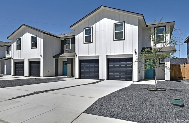 Photo - 11318 Clearmine St
