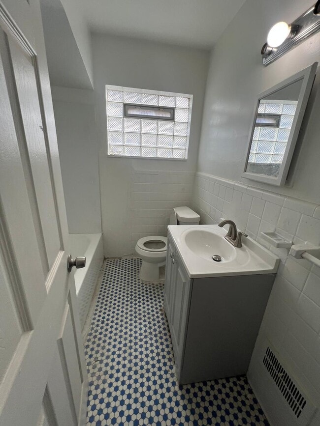 Photo - 10141 Roxbury St