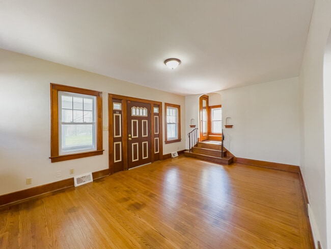 Photo - 464 Shasta Dr