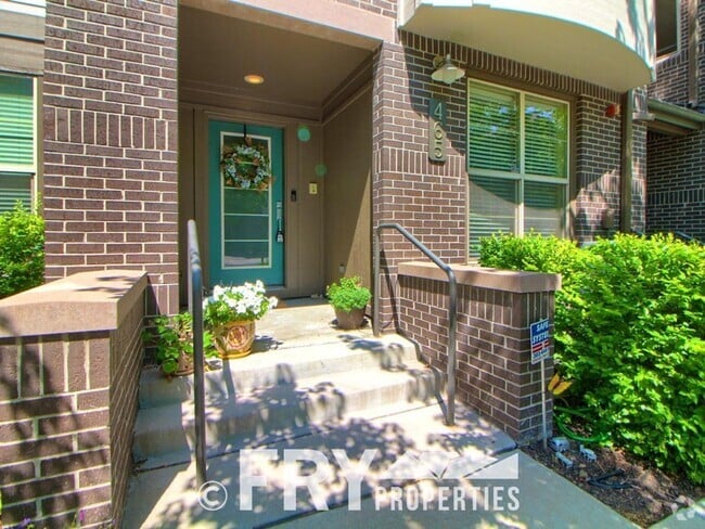Building Photo - Multi-Level Townhome in the Heart of Belmar