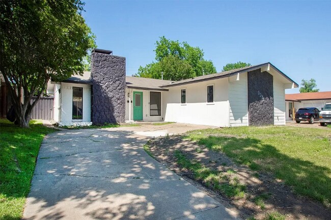3057 Dothan Ln