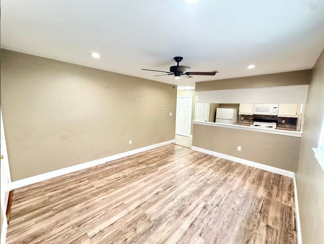 Photo - Perfect Student Retreat – Private 1BR Cottage with Washer/Dryer Near UNT