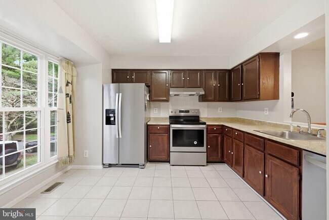 4000 Sparrow House Ln