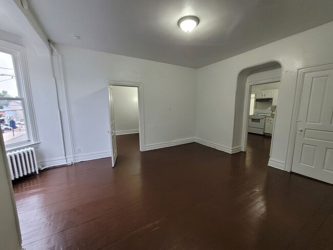 Photo - 1 Bedroom 1 Bath, Laundry Available-York City SD