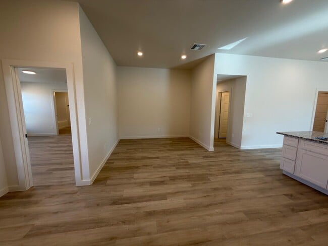 Photo - 1209 Cottonwood Ave