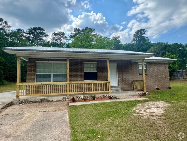 Building Photo - 3 Bedroom 1 Bathroom in Graceville, FL Rental